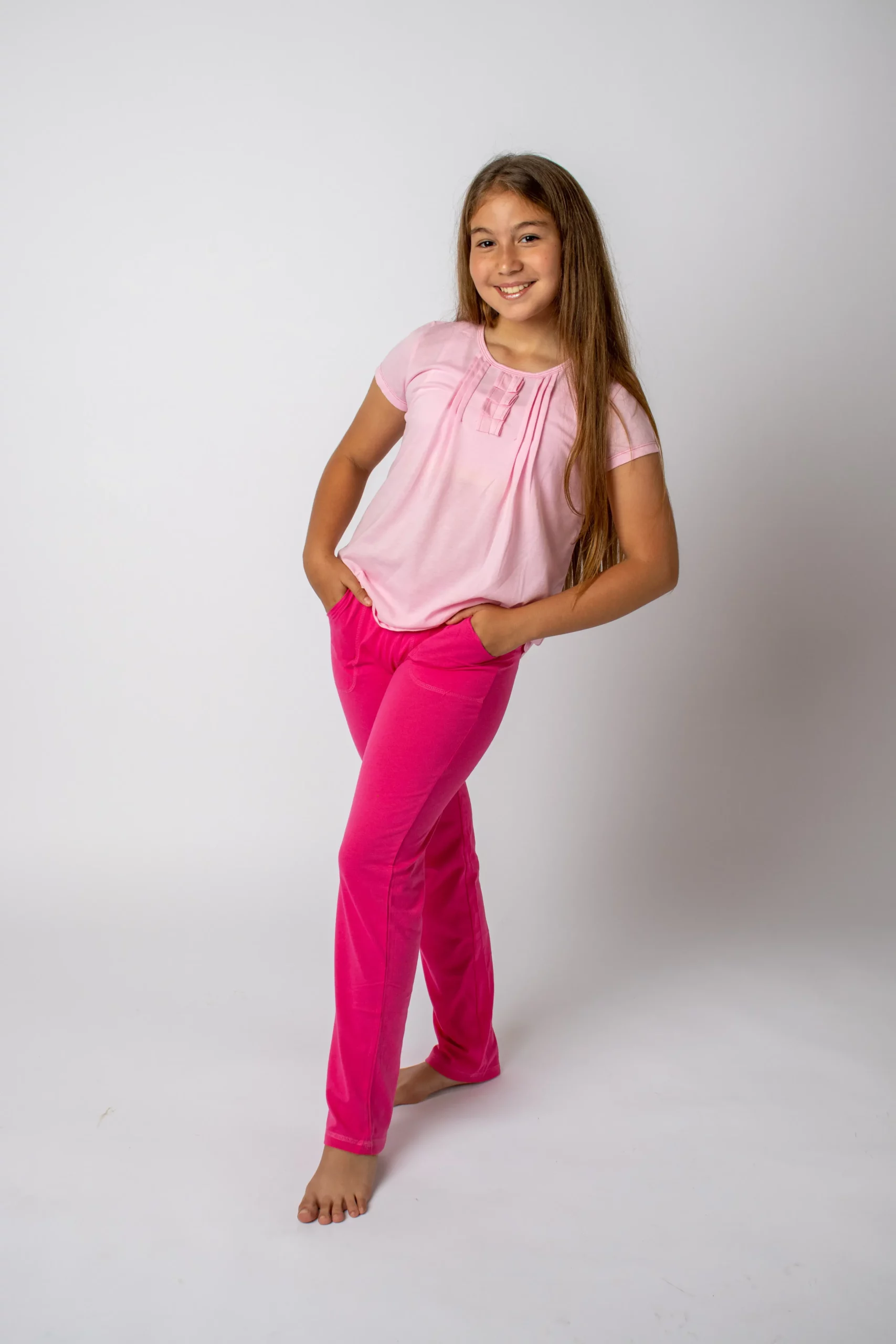 Conjunto pijama de de niña pantalón y blusa manga corta